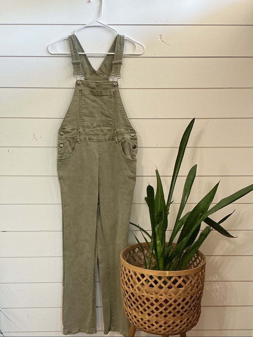 Listicle Olive Green Women's Overalls
